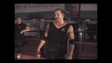 John Cena Се Учи Да Се Бие