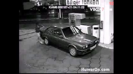 Жена зад волана :)