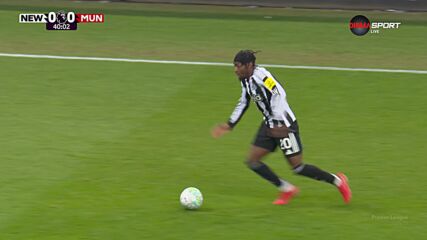 Newcastle United vs. Manchester United - 1st Half Highlights