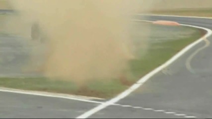 Lewis Hamilton не оцели входа за пита Formula1 2010 Korean Gp Qualifying 