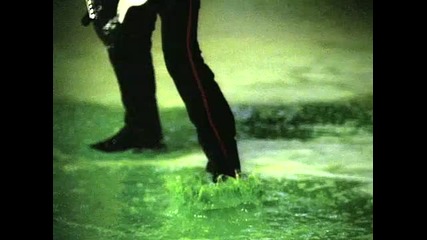 Green Day - American Idiot 