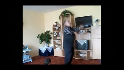 Дядка танцува на Gangnam style - Смях