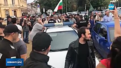 Съмишленици на Босия говорят пред медиите