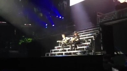 Justin Bieber covers Justin Timberlake's Cry Me A River in