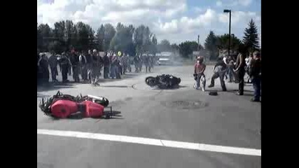 Падане С Мотор