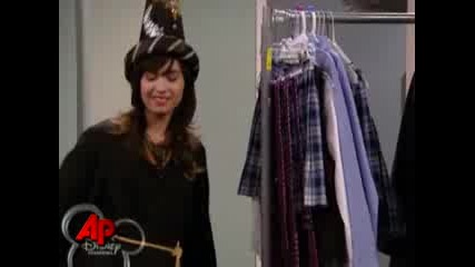 Demi.lovato & Selena.gomez / sunny with a chance / 