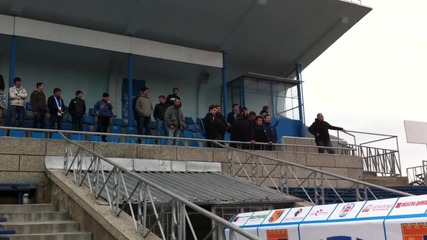 Фенове на Доростол преди на последна тренировка на отбора мача с разград.mov 