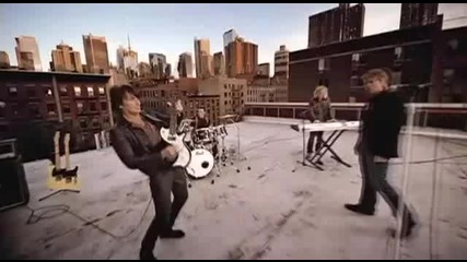 Bon Jovi - We Werent Born To Follow 