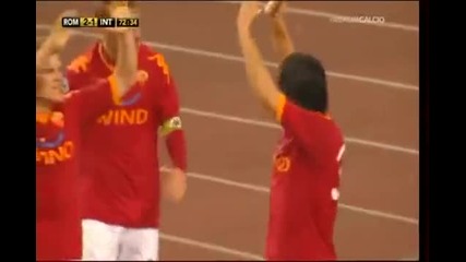 Ще откачите с този ненормален коментатор-рома 2:1 Интер :d