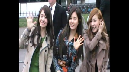 Uk Sones greet Snsd in London ! @ 2012 F/w Burberry Prorsum Women's Collection Fashion Show