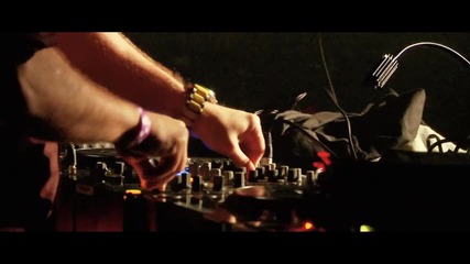 Robbie Rivera - We Live For The Music