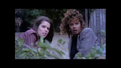 Як кадър на Бони и Рошел от филма Вещи в Занаята (1996)