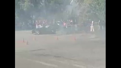 Тоя много радва