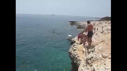 Cтрахотен скок бомба във вода