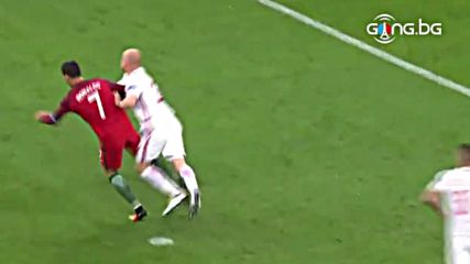 Роналдо вдигна безпомощно ръце и поиска дузпа, имаше ли я?