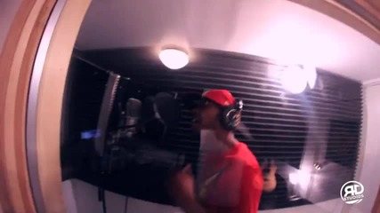 Young Simmons - Otis Freestyle [ In Studio ]