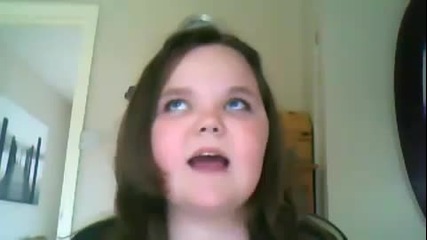 Girl getting annoyed because she can't sing the right notes [hq] [funny]