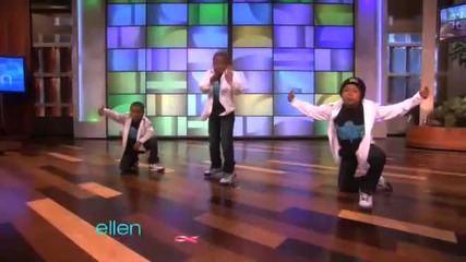 Три деца танцуват хип - хоп по - добре от професионалисти 