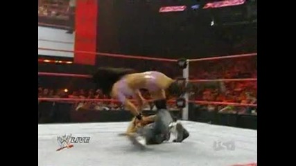 Raw 17/08/09 - Mickie James vs. Gail Kim - Divas Championchip 