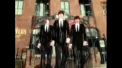 The Beatles - Shes Leaving Home