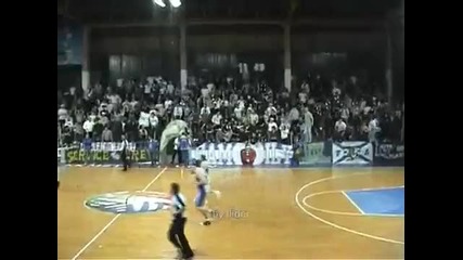 Феновете на Мзт Скопие в Зала !!!