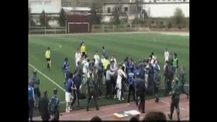 Наказаха футболист до живот за ужасяващо влизане