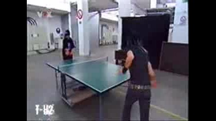 Tom И Bill Играят На Тенис