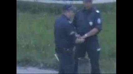 Полицаи си делят печалбата