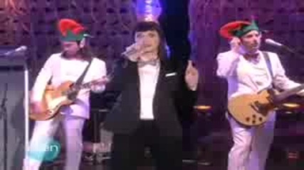 Katy Perry - Hot n Cold [live At Ellen Show]