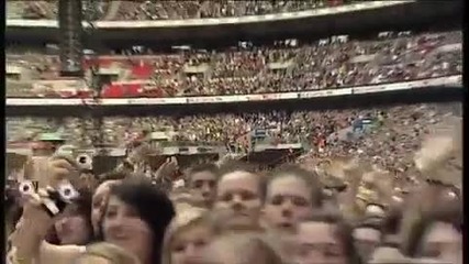 Usher ft. Will.i.am - Omg [live at Summertime Ball + joined on stage by Justin Bieber]