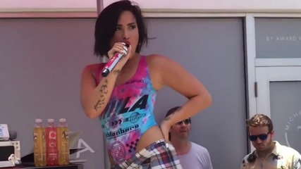 Лятно парти!!! Demi Lovato - Cool for the Summer ( Miami 2015)