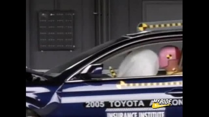 Crash Test_ 2005 Toyota Avalon