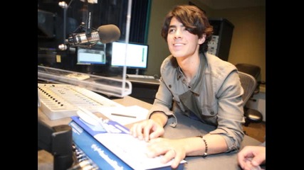 Joe Jonas Mix 93.3 Radio Interview 