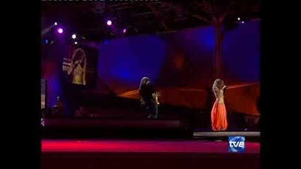 Shakira - Hips Don t Lie (konser) - Video Klip Izle Seyret