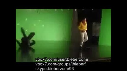 Justin Bieber и Сими танцуват зад кулисите в Somebody To love
