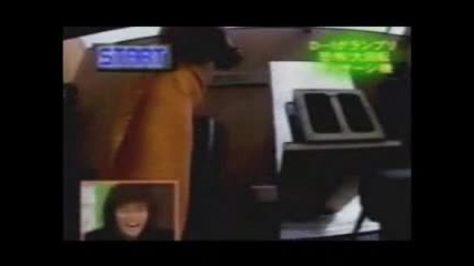 Не сте виждали такъв стол до сега (много смях)