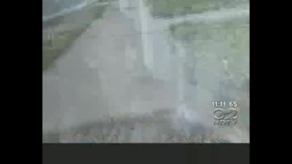Teen Girl Falls In Open Manhole While Texting