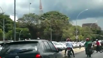 Angry Woman срещу колело