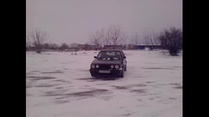 Golf 2 snow drift 22.12.2011