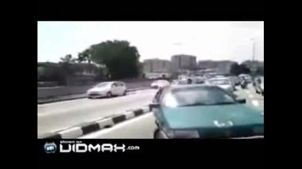 Побъркани шофьори се бият на магистралата 