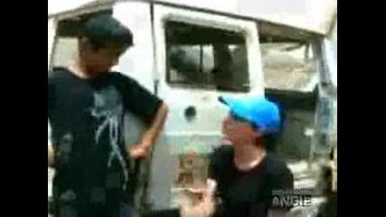 Анджелина Джоли за Трети път в Ирак