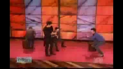 Jonas Brothers on Ellen [2-17-09] Part 2 - Blindfolded Musical Chairs
