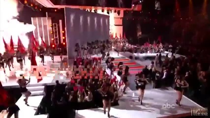Beyonce performs ' Run The World' at the Billboard Awards 2011
