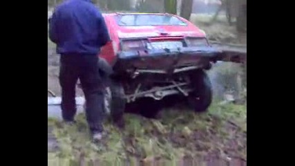 Lada Niva Crash