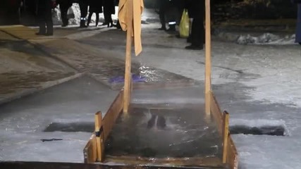Русия - кръщение в ледена вода
