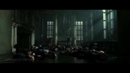 Bellatrix Lestrange kills Lord Voldemort with her dagger