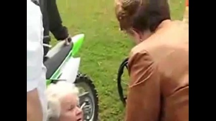 Жена се пребива с мотокрос ;d