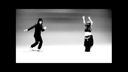 The Dead Weather - I Cut Like A Buffalo Version 2