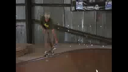 Skateboarding Tricks & Tips - Skateboarding Tricks - Boneless