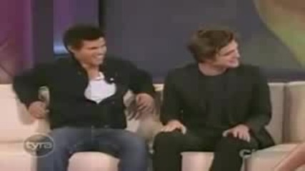 Tyra Banks Show - Robert Pattinson and Taylor Lautner ( part 2 )